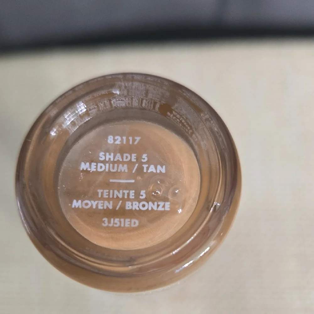 ELF Foundation Liquid Medium to Full Coverage              (Shade 5 Med/tan)